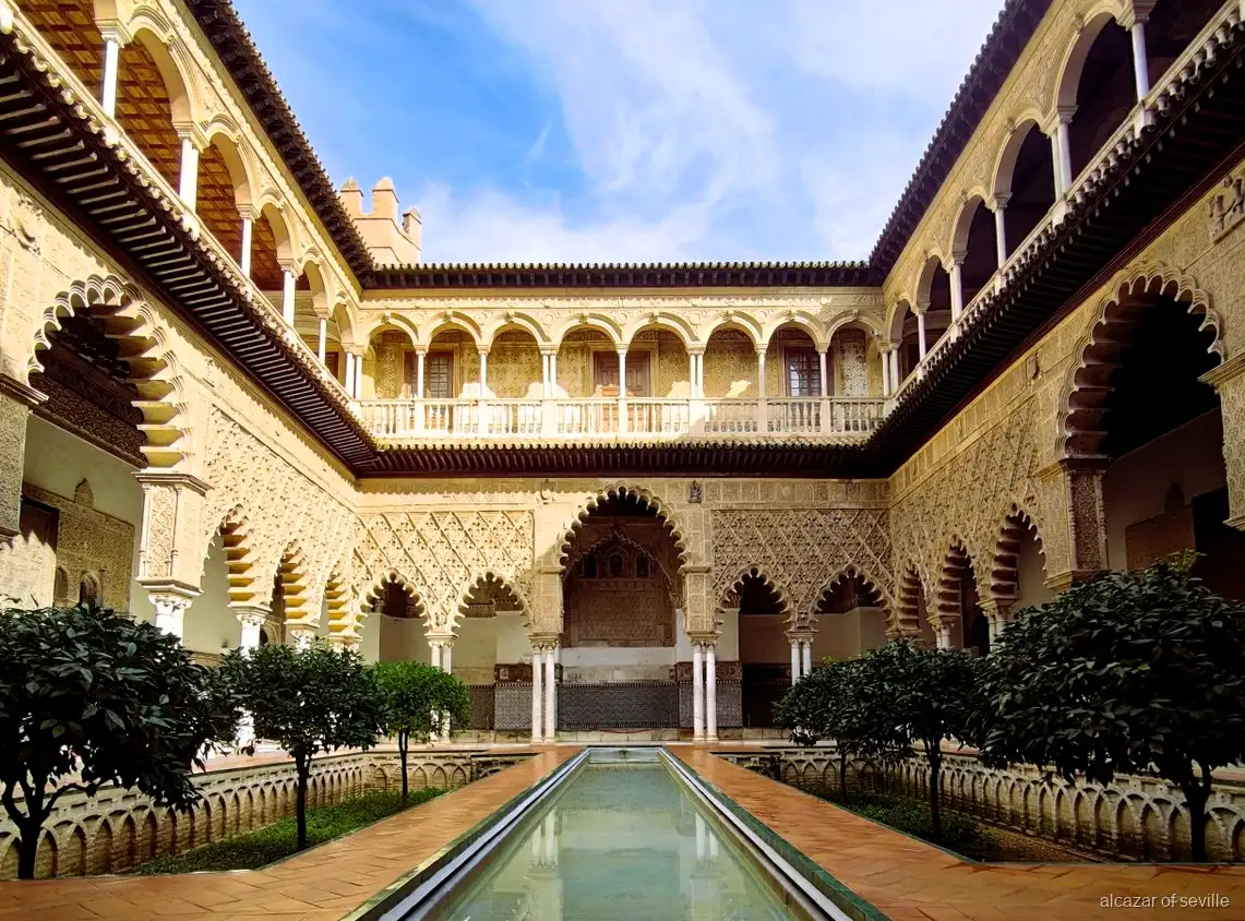 Liten grupptur till Royal Alcázar of Seville, begränsad till 10 personer