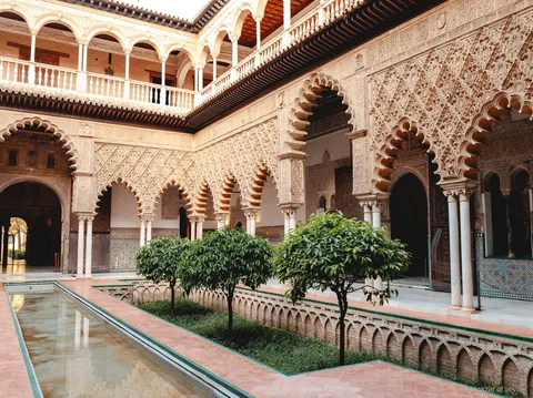 VIP-tur med tidlig adgang til Alcázar of Seville, tomt palads før åbning